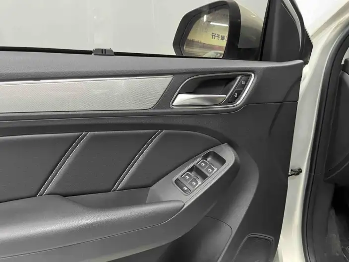 Roewe RX5 2020 Model 20T Manual 4G Connected Million Model – фото 8