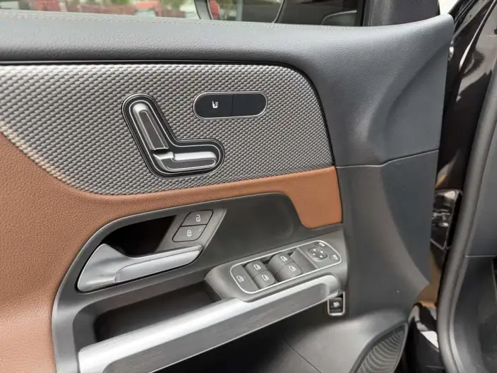 Mercedes-Benz GLB 2024 Model Facelift GLB 200 Dynamic Model – фото 9