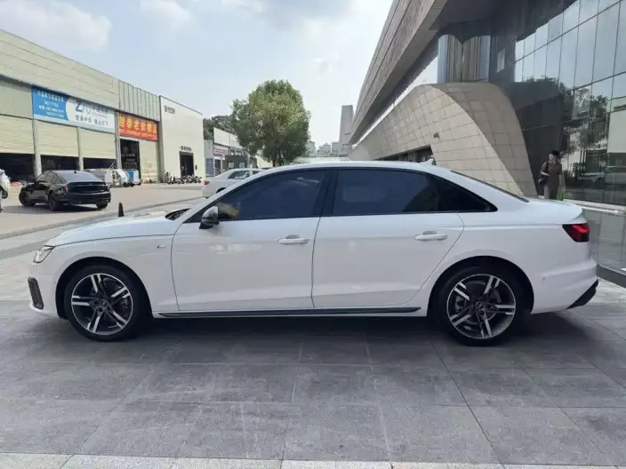 Audi A4 L 2022 Model 40 TFSI Luxury Dynamic Model – фото 3