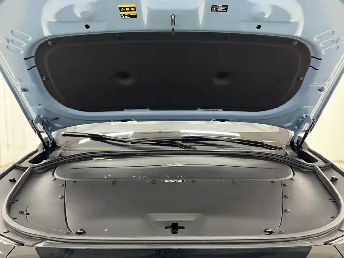 Li Auto ONE 2021 Model Extended Range 6 seat Edition – фото 7