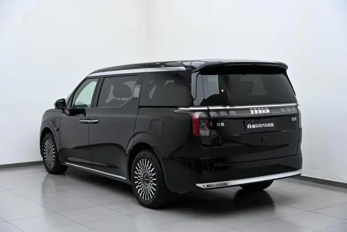 ZEEKR 009 2024 Model VI seat Executive Edition 4WD 108kWh – фото 5