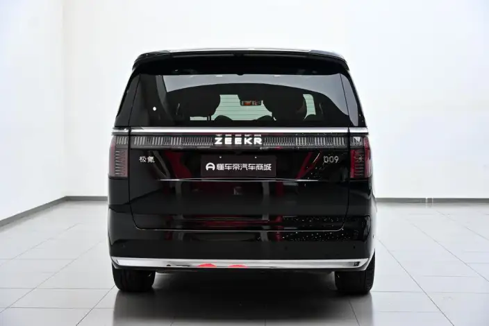 ZEEKR 009 2024 Model VI seat Executive Edition 4WD 108kWh – фото 6