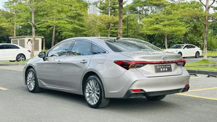 Toyota Avalon 2024 Model Intelligent Hybrid 2.0L E-CVT Premium Edition – фото 5