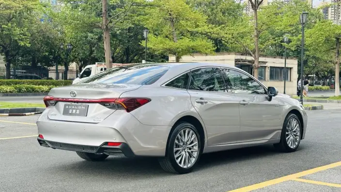 Toyota Avalon 2024 Model Intelligent Hybrid 2.0L E-CVT Premium Edition – фото 7