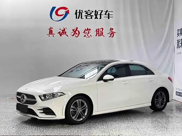 Mercedes-Benz A-class 2022 Model Facelift A 180 L Sports sedan – фото 1