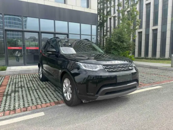 Land Rover Discovery 2020 Model 3.0 V6 SE – фото 3