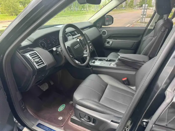 Land Rover Discovery 2020 Model 3.0 V6 SE – фото 8