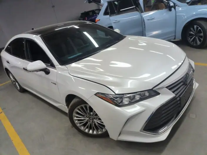 Toyota Avalon 2022 Model Hybrid 2.5L XLE Premium Edition – фото 2