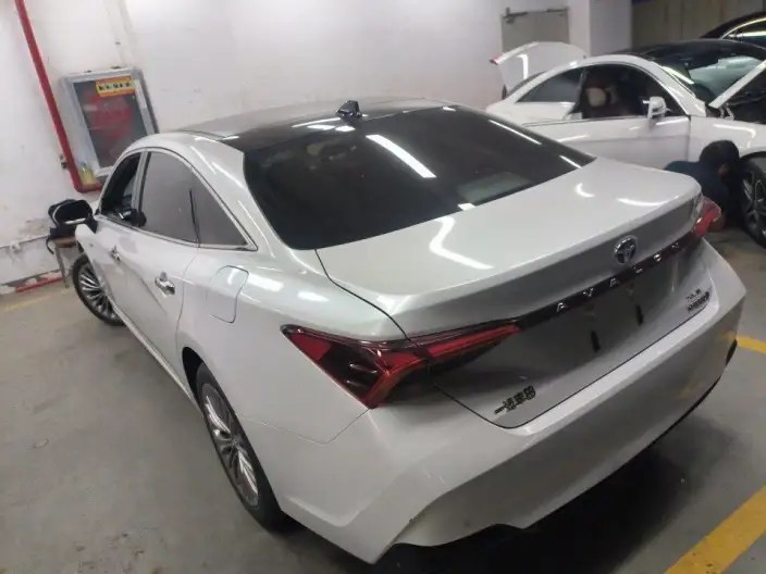 Toyota Avalon 2022 Model Hybrid 2.5L XLE Premium Edition – фото 3