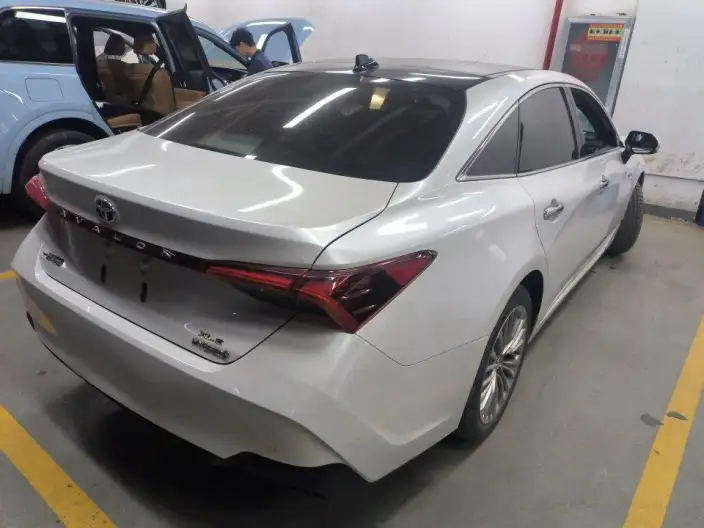 Toyota Avalon 2022 Model Hybrid 2.5L XLE Premium Edition – фото 4
