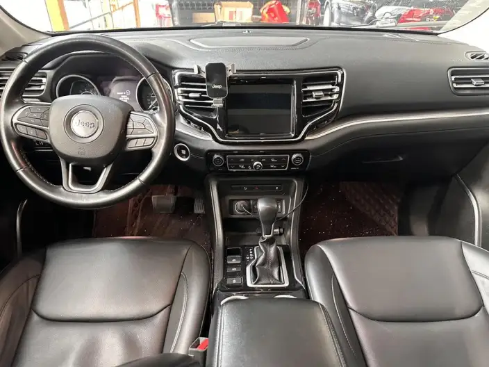 Grand Commander 2020 Model 2.0T 2WD Elite Edition – фото 7