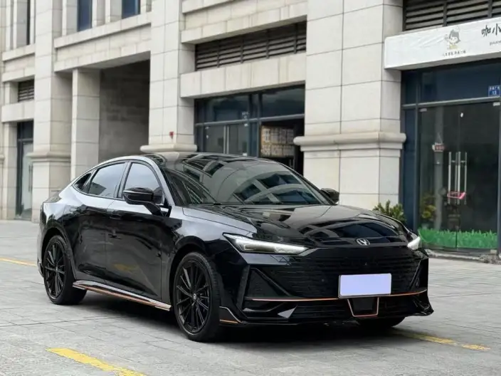 Changan UNI-V 2023 Model 1.5T Sports Edition – фото 3