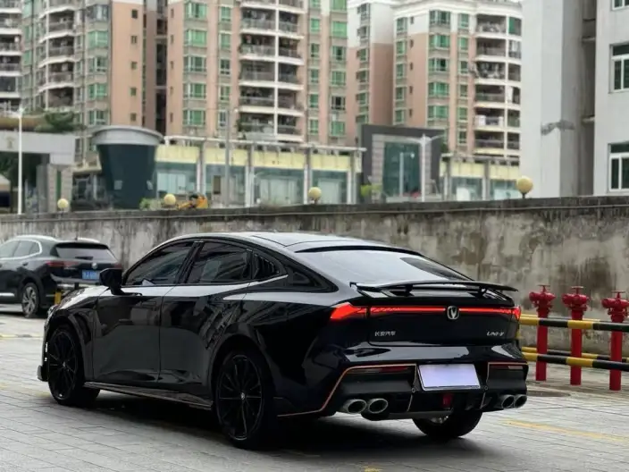 Changan UNI-V 2023 Model 1.5T Sports Edition – фото 4