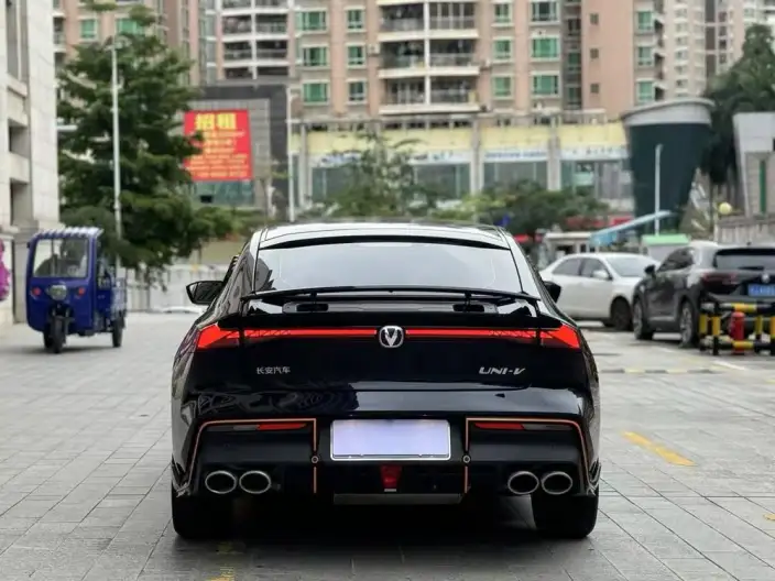 Changan UNI-V 2023 Model 1.5T Sports Edition – фото 5