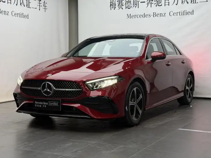 Mercedes-Benz A-class 2023 Model A 200 L Sports sedan Fashion Edition – фото 1