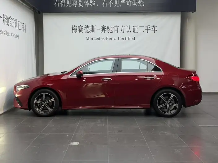 Mercedes-Benz A-class 2023 Model A 200 L Sports sedan Fashion Edition – фото 3