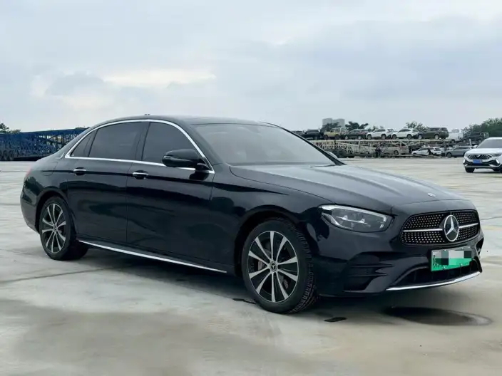 Mercedes-Benz E-Class PHEV 2021 Model E 350 e L sedan – фото 3