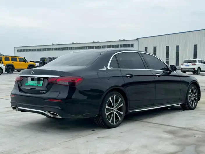 Mercedes-Benz E-Class PHEV 2021 Model E 350 e L sedan – фото 6