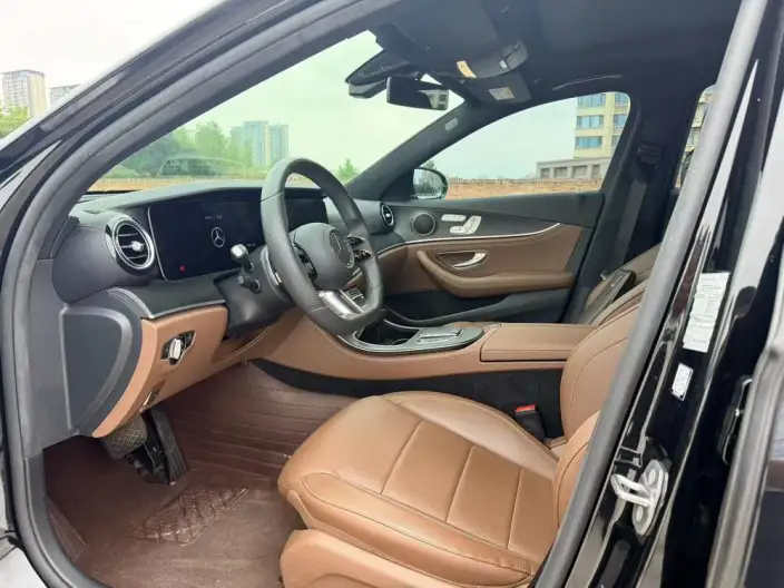 Mercedes-Benz E-Class PHEV 2021 Model E 350 e L sedan – фото 8