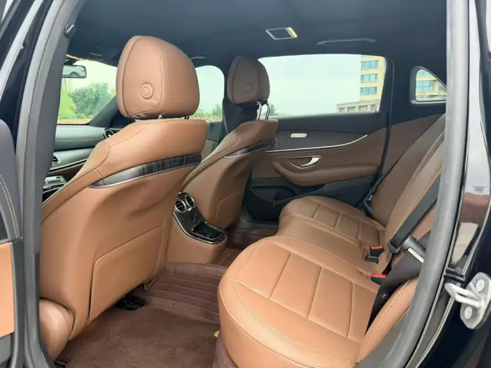 Mercedes-Benz E-Class PHEV 2021 Model E 350 e L sedan – фото 9