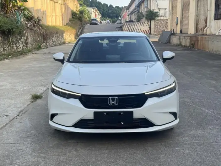 Model Ge 2023 Model 240TURBO CVT Deluxe Edition – фото 2