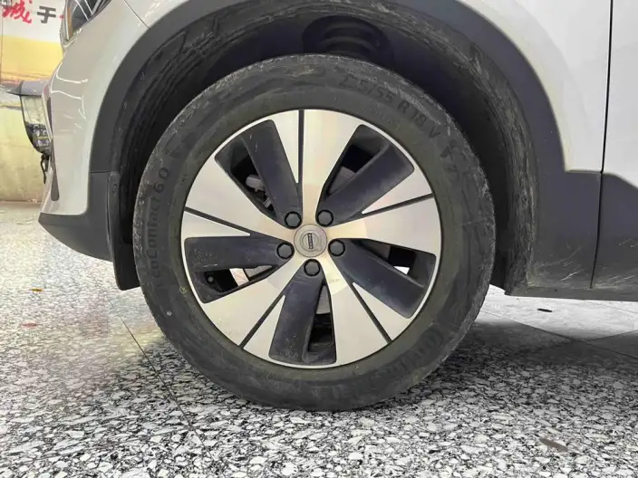 Volvo XC40 2024 Model B3 Smart Range Deluxe Edition – фото 9