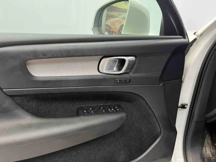 Volvo XC40 2024 Model B3 Smart Range Deluxe Edition – фото 10