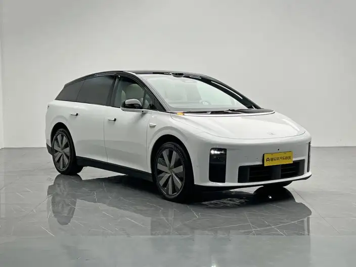 Li Auto i6 2025 Model 4WD Standard Edition – фото 3