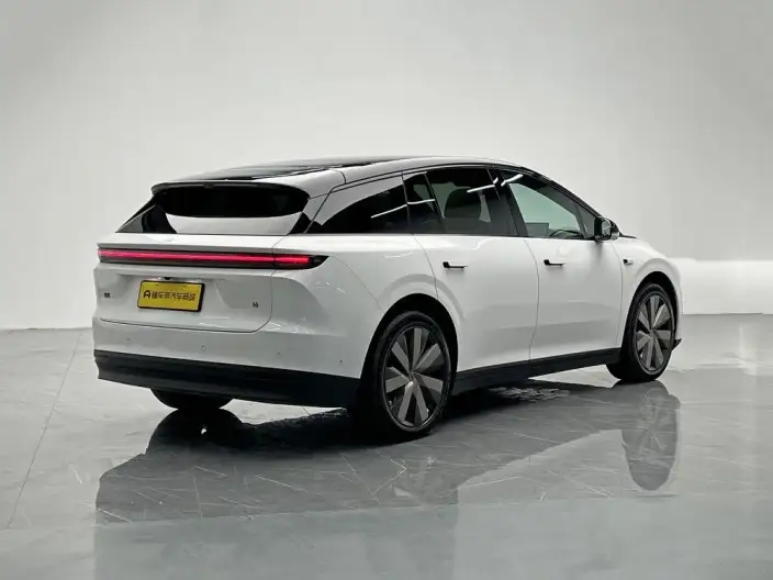 Li Auto i6 2025 Model 4WD Standard Edition – фото 7