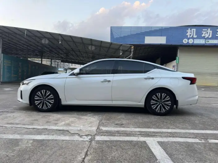 Nissan Teana 2022 Model 2.0L XL-Upr Premium Edition – фото 4