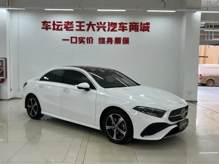 Mercedes-Benz A-class 2023 Model A 200 L Sports sedan Fashion Edition – фото 3