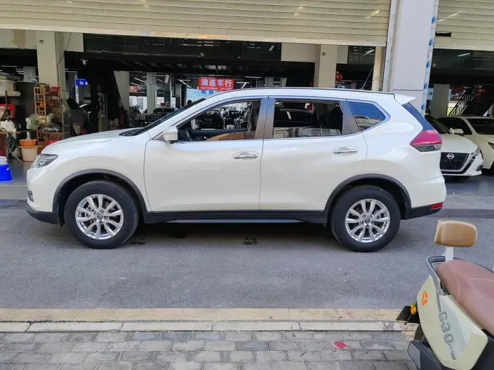 Nissan X-Trail 2021 Model 2.0L XL Premium CVT 2WD Smart Connect Exclusive Edition – фото 3