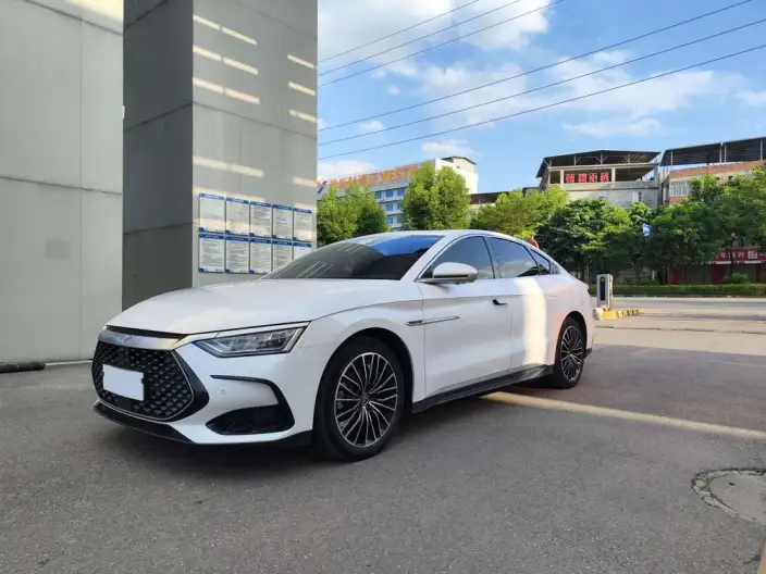 BYD Han DM 2022 Model DM-i 121KM Zunrong Model – фото 1