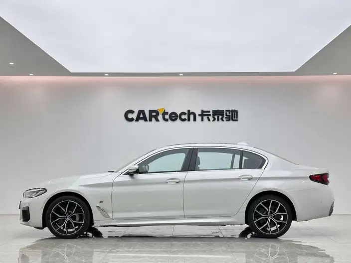 BMW 5 Series 2023 Model 530Li Exclusive Model M Sports Set – фото 4