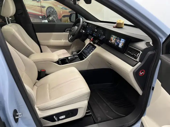 Li Auto ONE 2020 Model Extended Range 6 seat Edition – фото 8