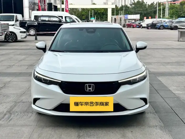 Model Ge 2023 Model 240TURBO CVT Leading version – фото 2