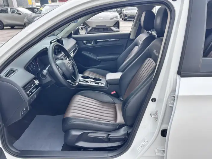 Model Ge 2023 Model 240TURBO CVT Leading version – фото 8