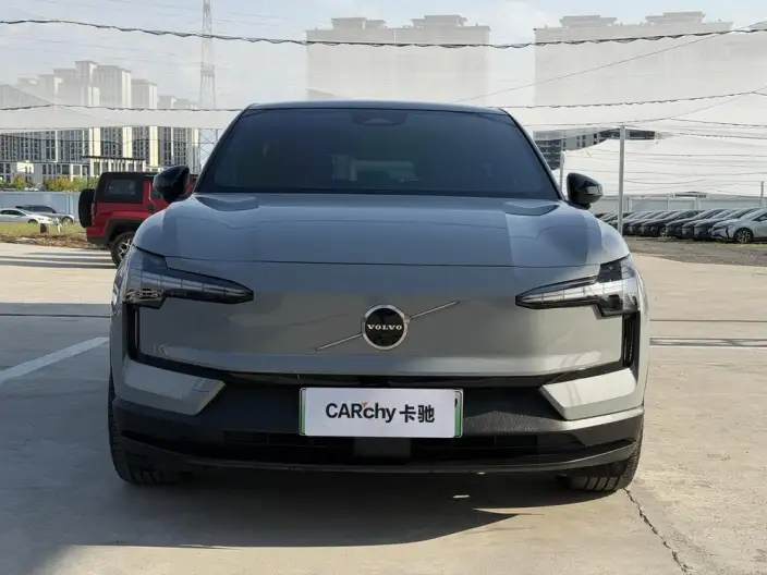 Volvo EX30 2025 Model Rear Drive Long Battery Life Pro Edition Ultra – фото 2