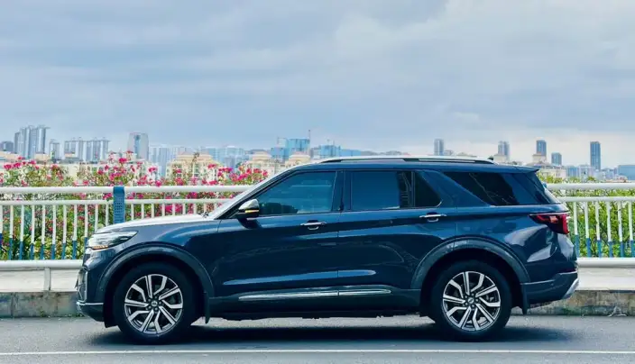 Ford Explorer 2023 Model EcoBoost 285 4WD Titan Jin Edition 7 seat – фото 4