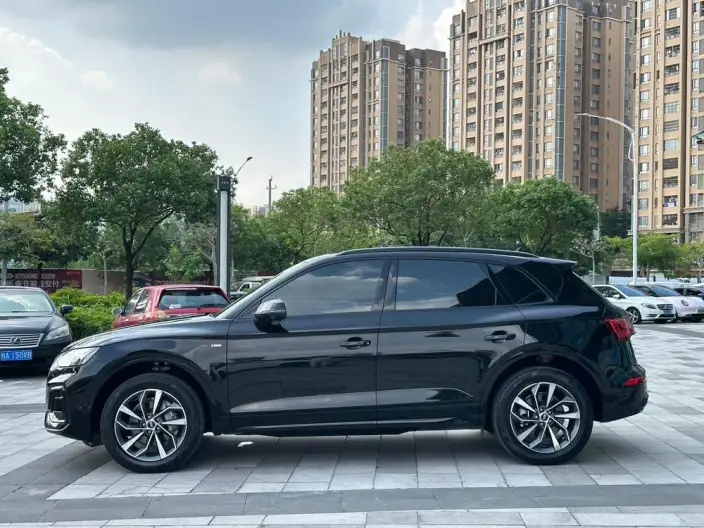 Audi Q5L 2023 Model 40T Luxury Dynamic Model – фото 4