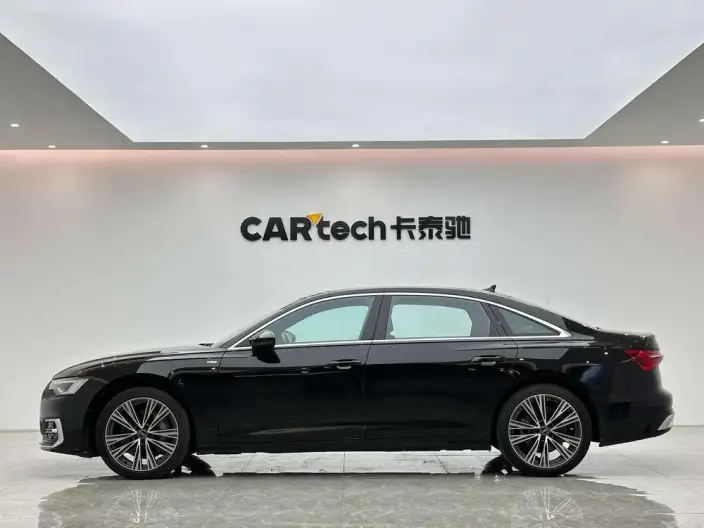 Audi A6L 2024 Model 55 TFSI quattro Exclusive Dynamic Model – фото 4