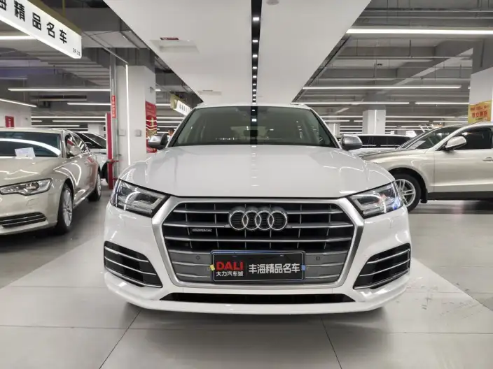 Audi Q5L 2020 Model Facelift 40 TFSI Rong Xiang Fashion Model – фото 2
