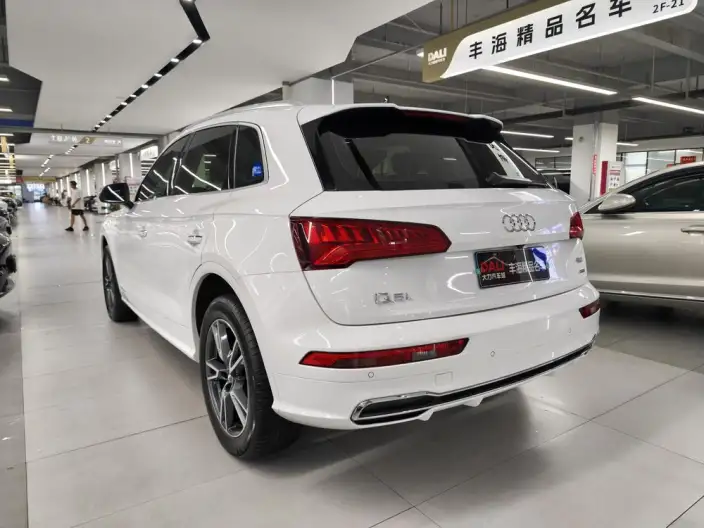 Audi Q5L 2020 Model Facelift 40 TFSI Rong Xiang Fashion Model – фото 4