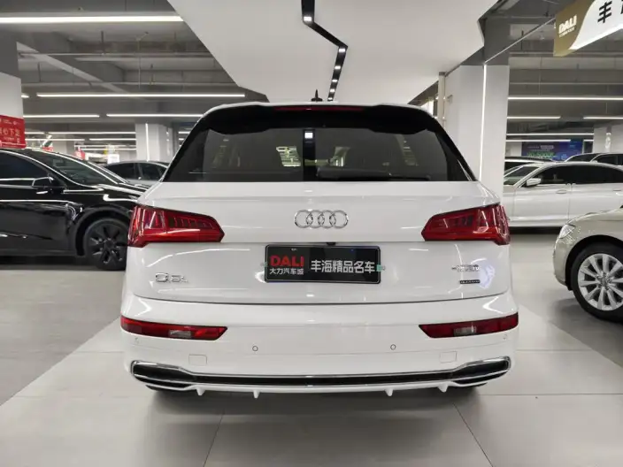 Audi Q5L 2020 Model Facelift 40 TFSI Rong Xiang Fashion Model – фото 5