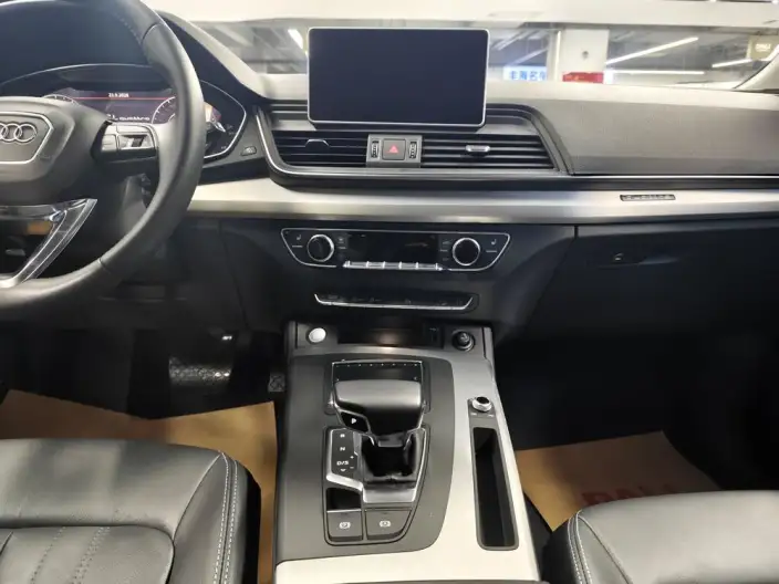Audi Q5L 2020 Model Facelift 40 TFSI Rong Xiang Fashion Model – фото 8