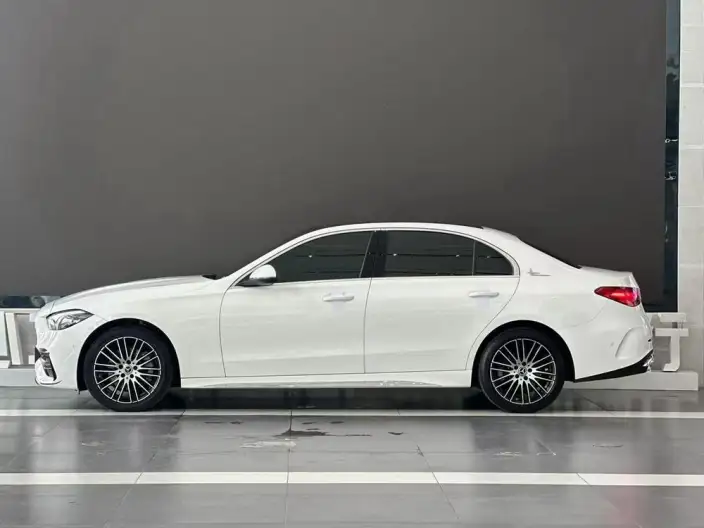 Mercedes-Benz C-Class 2025 Model C 260 L Sports Edition – фото 3