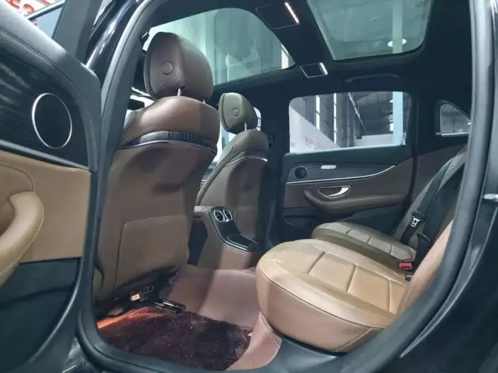 Mercedes-Benz E-Class PHEV 2022 Model E 350 e L sedan – фото 9