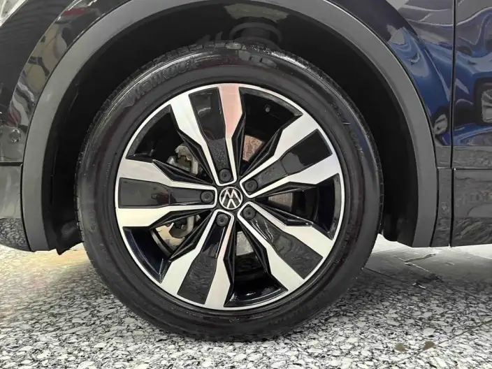 Volkswagen Tiguan L 2022 Model 330TSI Automatic 2WD R-Line Enjoy the version more – фото 9