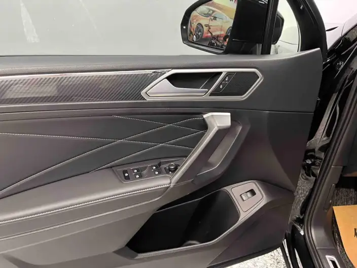 Volkswagen Tiguan L 2022 Model 330TSI Automatic 2WD R-Line Enjoy the version more – фото 10