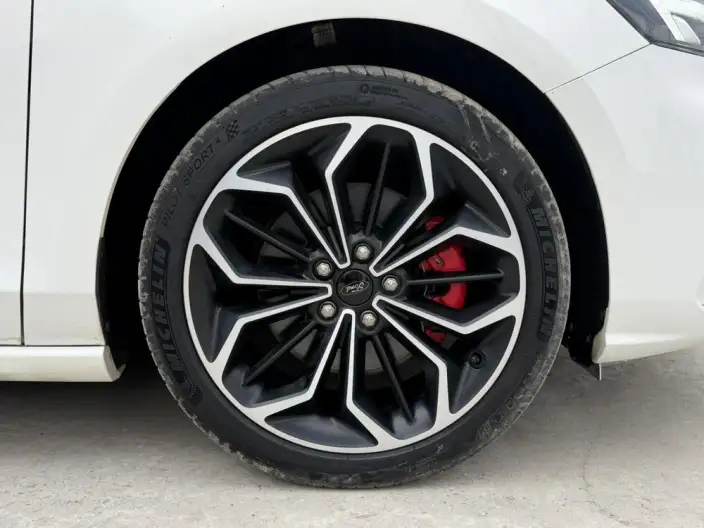 Ford Focus 2021 Model Sedan EcoBoost 180 Automatic ST Line – фото 7